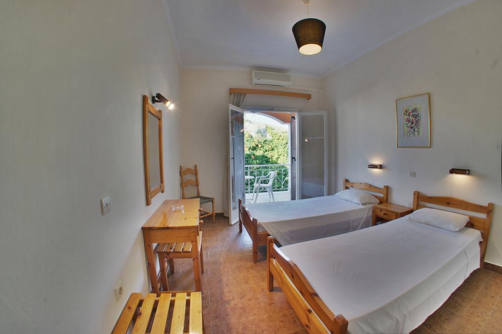 Hotel Benitses Arches 2*