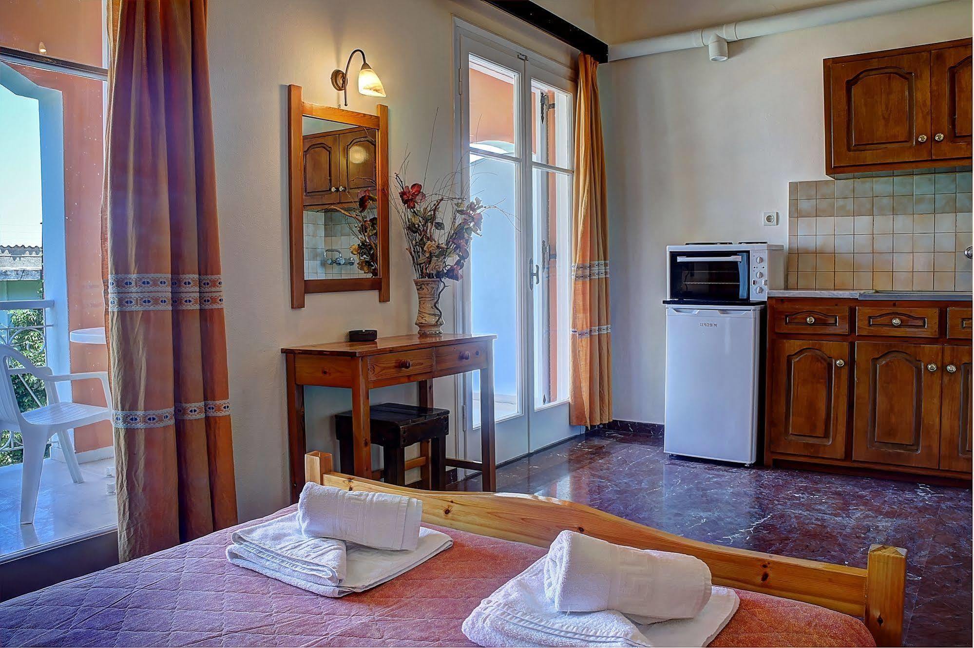 Hotel Benitses Arches